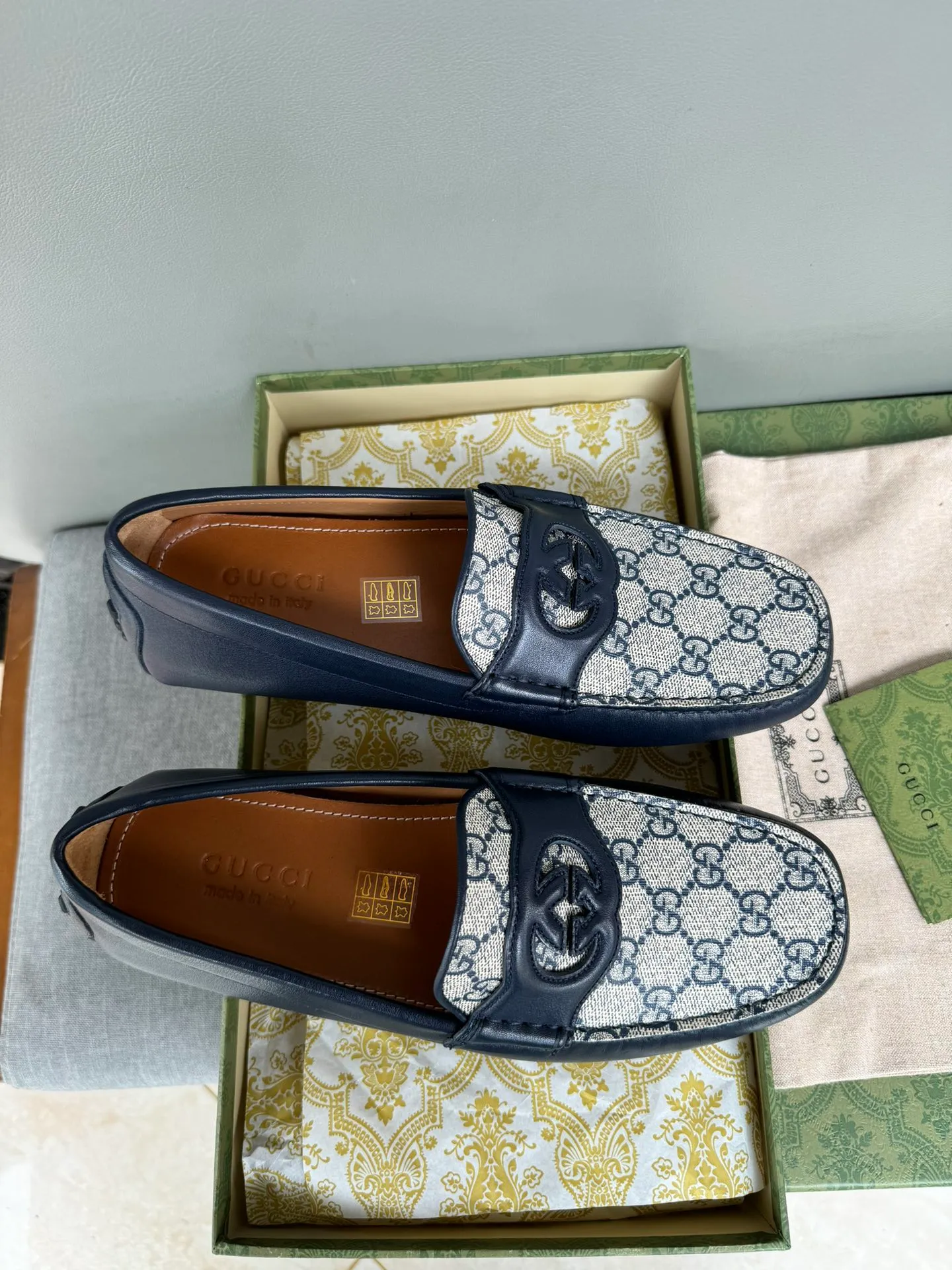Batch 740💰[strong][strong][strong] Original order quality, new counter styles synchronized, Gucci counter new styles, handmade men's driving shoes, beanie shoes, slip-on shoes, lazy shoes, exquisite hand-stitching, workmanship details comparable to counters, Italian imported cowhide, water-dyed cowhide lining, tree paste leather feet, sweat-absorbent and deodorant, black, gray, blue, burgundy, 39-44 in large quantities in stock (38, 45 custom-made)